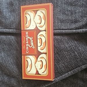 NWT Too Faced Cinnamon Roll Limited Edition Sweet & Spicy Eye Shadow Palette